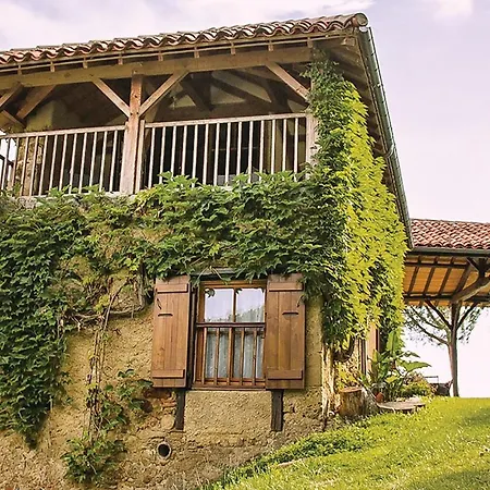 Nyaraló Awesome In Masseube With Sauna *